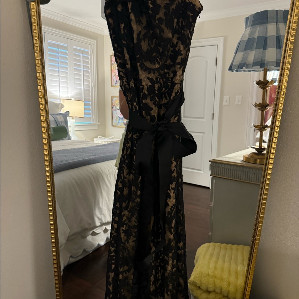 Tadashi Shoji Black and Gold Backless Dress (one loop is missing)